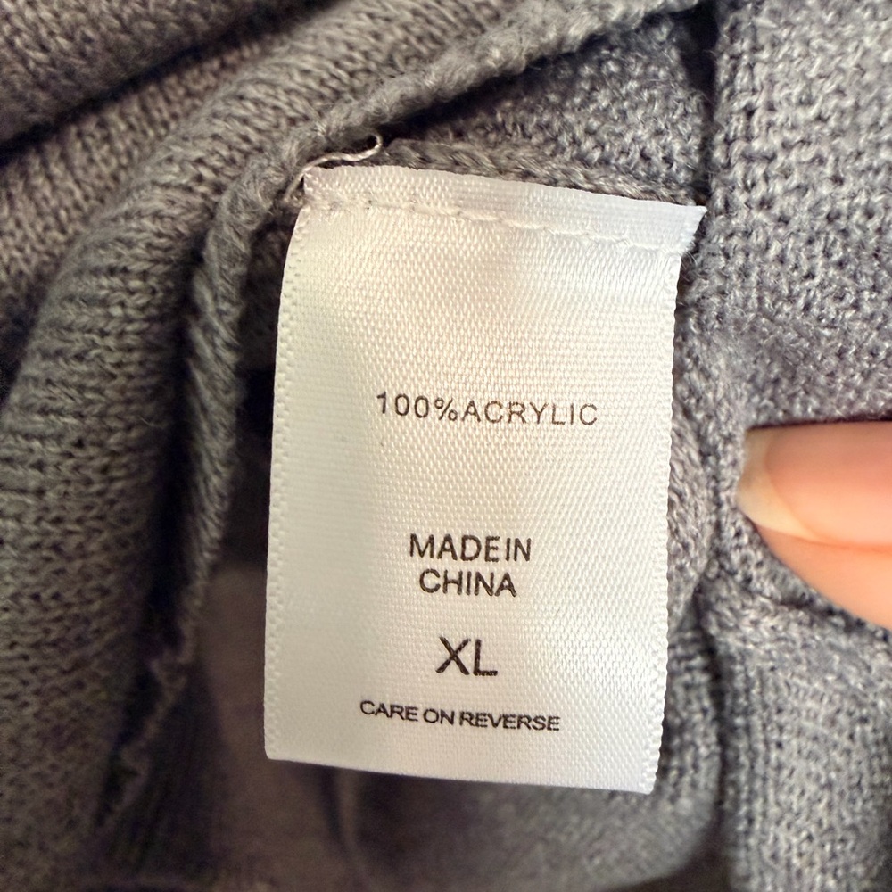 New York & Co Grey Sweater Size XL - Picture 4 of 4